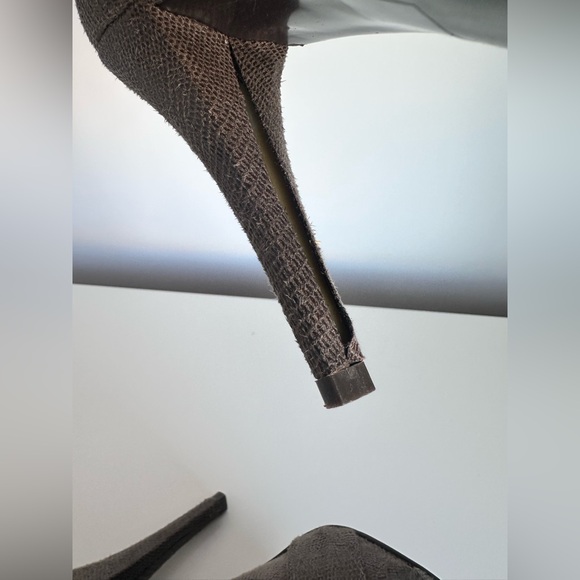 Pegabo Heels - Picture 6 of 8